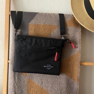 Sherpani Zoom Small Crossbody Purse Bag